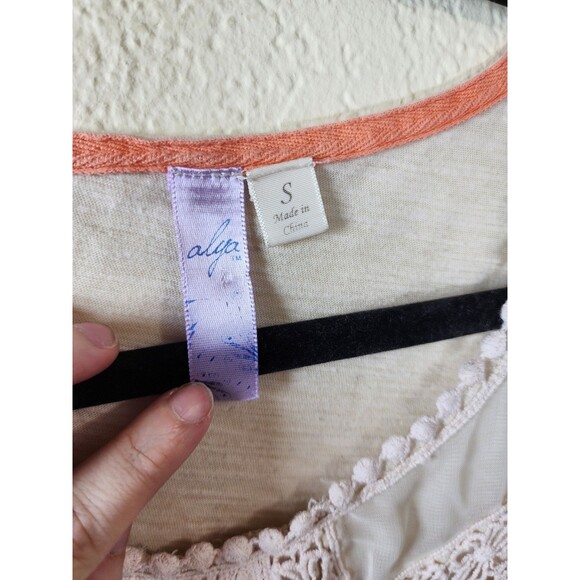 ​Alya Womens S Cream Crochet Lace Tank Top Pom Pom Trim Sheer Panel Boho Blouse - Picture 4 of 6